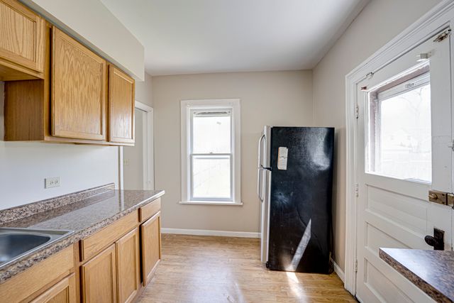 371 Cedar Street 371, Aurora, IL 60506