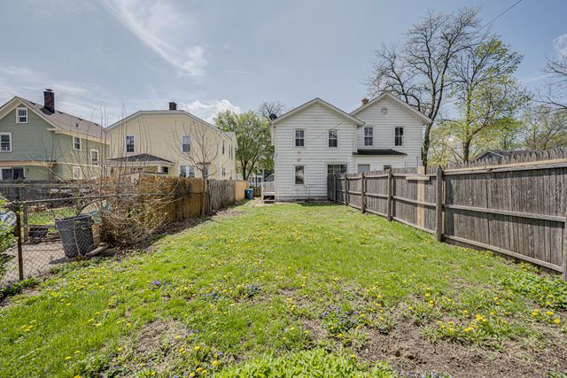 371 Cedar Street 371, Aurora, IL 60506