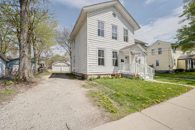 371 Cedar Street 371, Aurora, IL 60506