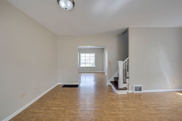 371 Cedar Street 371, Aurora, IL 60506