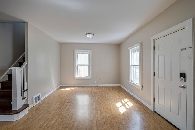 371 Cedar Street 371, Aurora, IL 60506