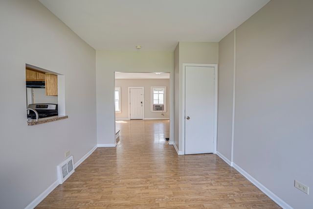 371 Cedar Street 371, Aurora, IL 60506