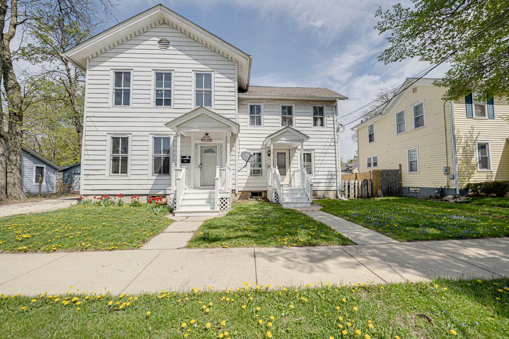 371 Cedar Street 371, Aurora, IL 60506