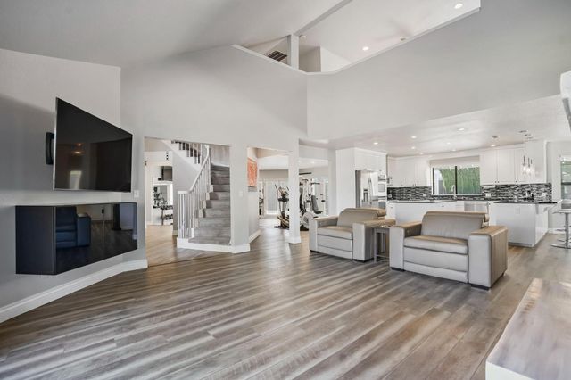 2200 Arnhem Pl, Modesto, CA 95356
