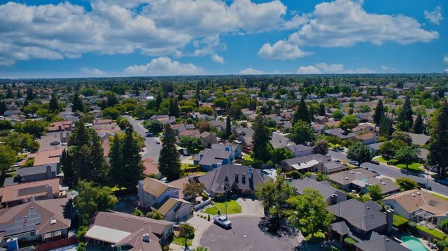 2200 Arnhem Pl, Modesto, CA 95356