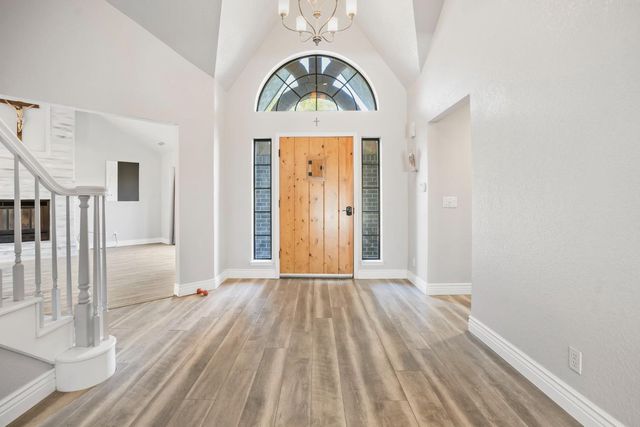 2200 Arnhem Pl, Modesto, CA 95356