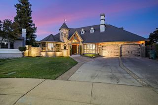 2200 Arnhem Pl, Modesto, CA 95356