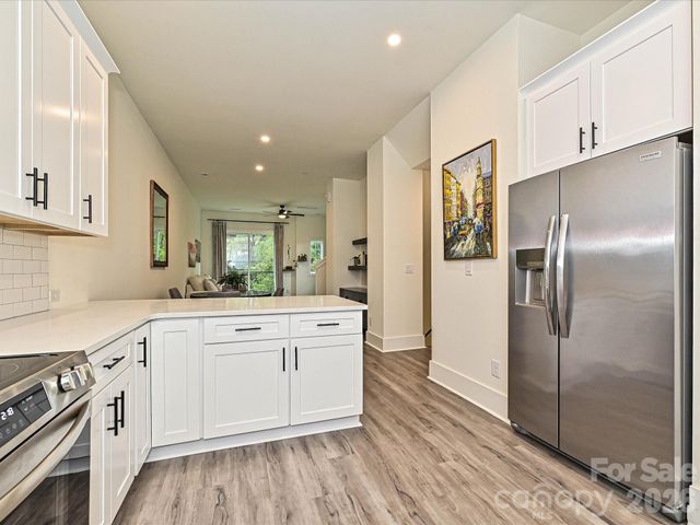 229 Sutton Park Lane, Charlotte, NC 28211