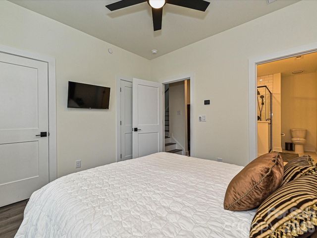 229 Sutton Park Lane, Charlotte, NC 28211