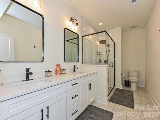 229 Sutton Park Lane, Charlotte, NC 28211