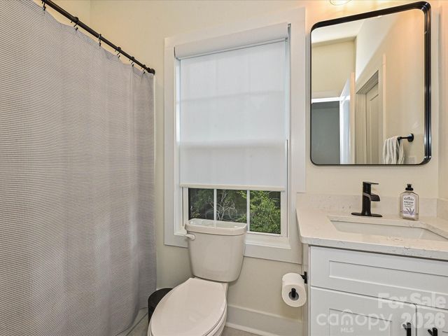 229 Sutton Park Lane, Charlotte, NC 28211