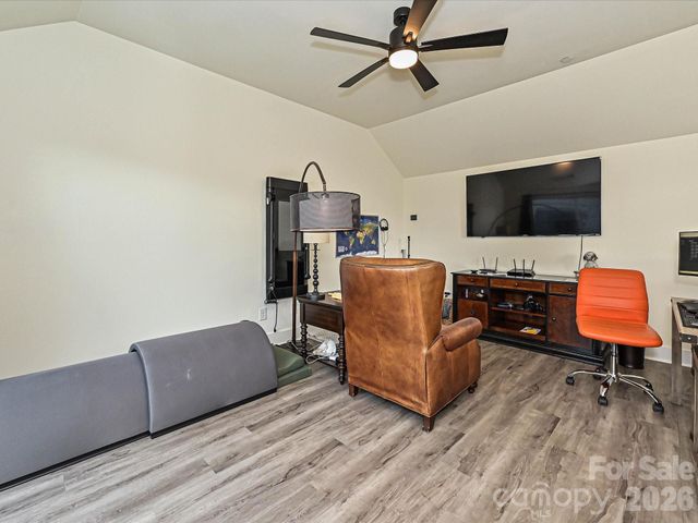229 Sutton Park Lane, Charlotte, NC 28211
