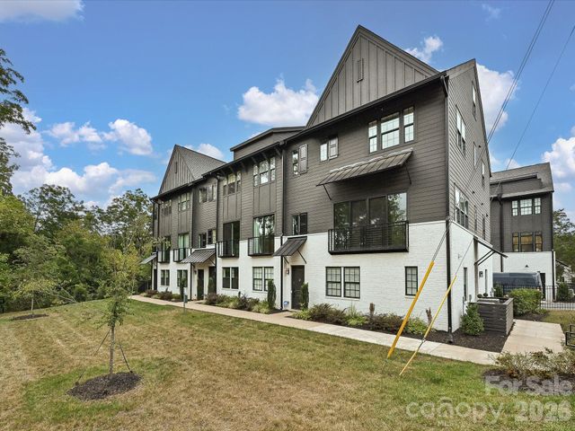 229 Sutton Park Lane, Charlotte, NC 28211