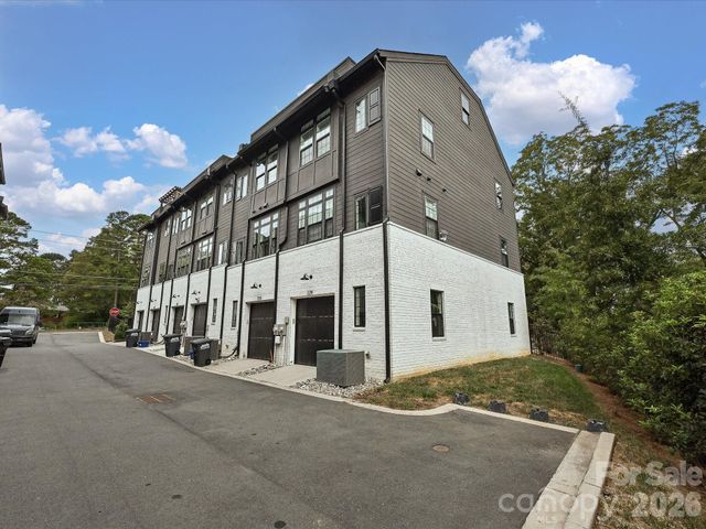 229 Sutton Park Lane, Charlotte, NC 28211