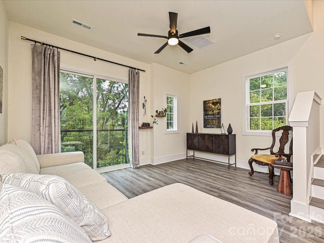 229 Sutton Park Lane, Charlotte, NC 28211