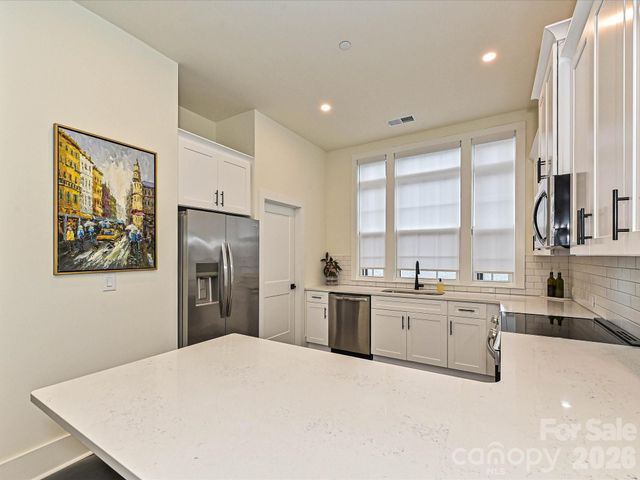 229 Sutton Park Lane, Charlotte, NC 28211