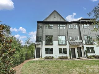 229 Sutton Park Lane, Charlotte, NC 28211