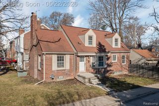 20701 Toles Lane, Grosse Pointe Woods, MI 48236