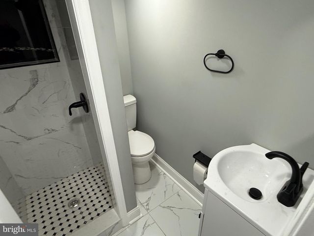 2122 W TORONTO ST, Philadelphia, PA 19132