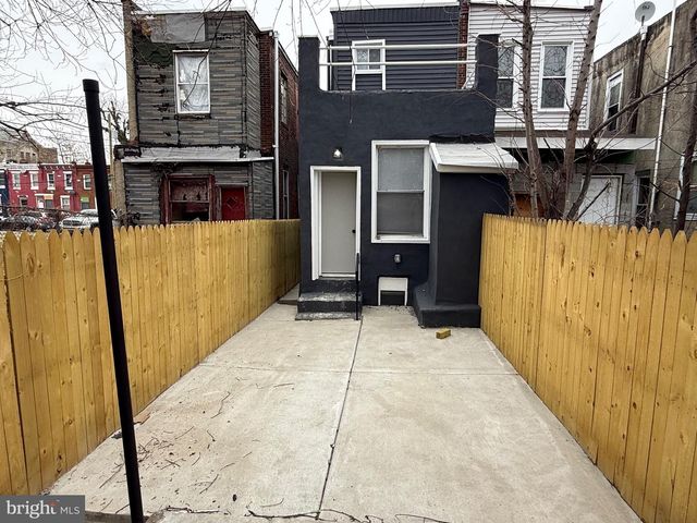 2122 W TORONTO ST, Philadelphia, PA 19132