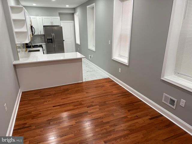 2122 W TORONTO ST, Philadelphia, PA 19132