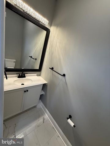 2122 W TORONTO ST, Philadelphia, PA 19132