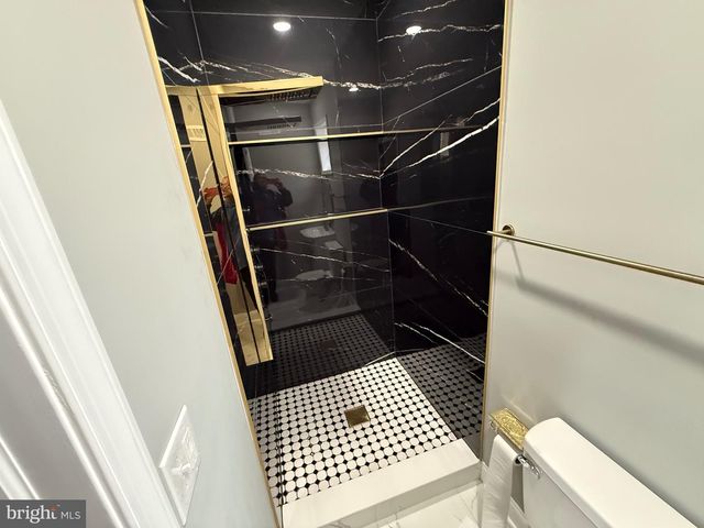 2122 W TORONTO ST, Philadelphia, PA 19132