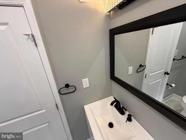 2122 W TORONTO ST, Philadelphia, PA 19132