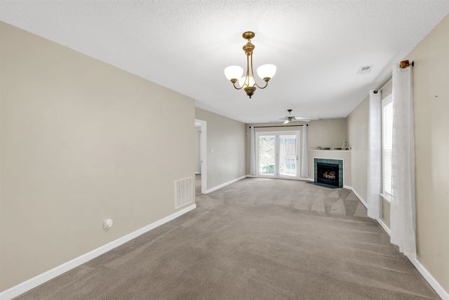 411 E Calhoun Crossing Court, Spartanburg, SC 29307