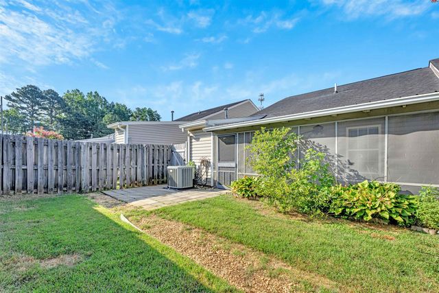 411 E Calhoun Crossing Court, Spartanburg, SC 29307