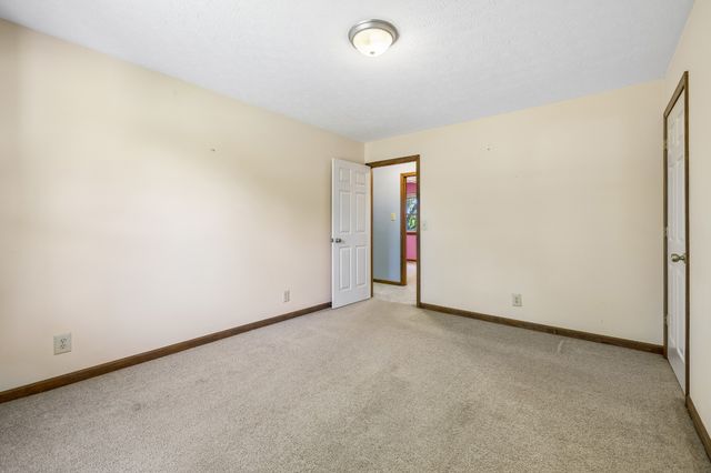 1690 Lawrence Ln, Springfield, TN 37172