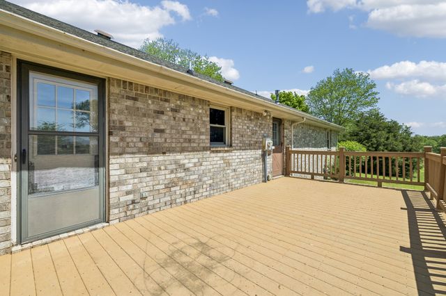1690 Lawrence Ln, Springfield, TN 37172