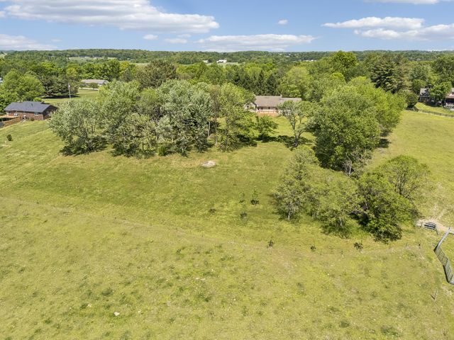 1690 Lawrence Ln, Springfield, TN 37172
