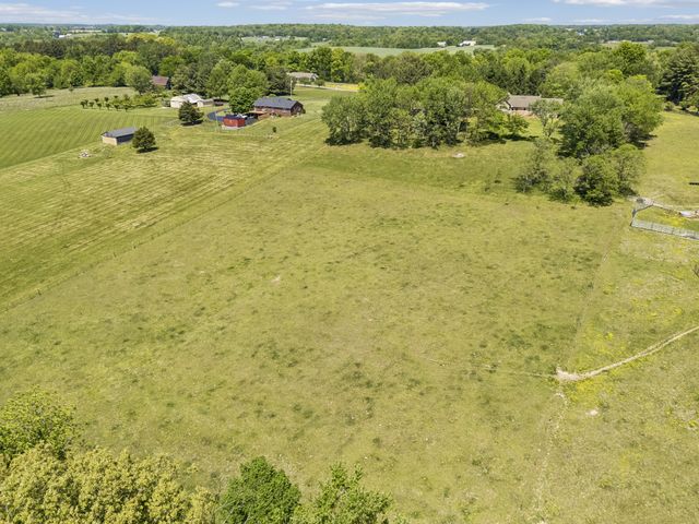 1690 Lawrence Ln, Springfield, TN 37172