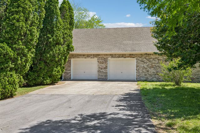 1690 Lawrence Ln, Springfield, TN 37172