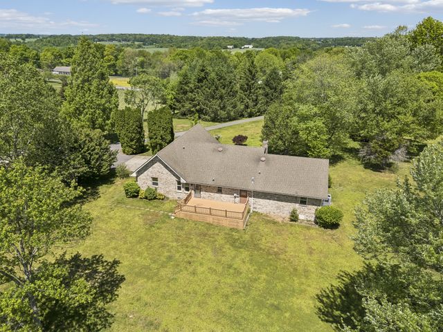1690 Lawrence Ln, Springfield, TN 37172