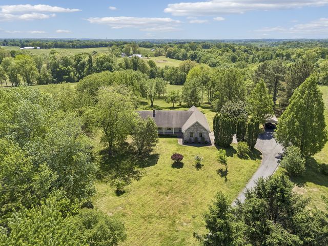 1690 Lawrence Ln, Springfield, TN 37172