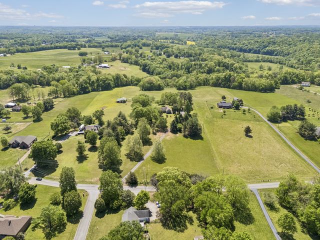 1690 Lawrence Ln, Springfield, TN 37172