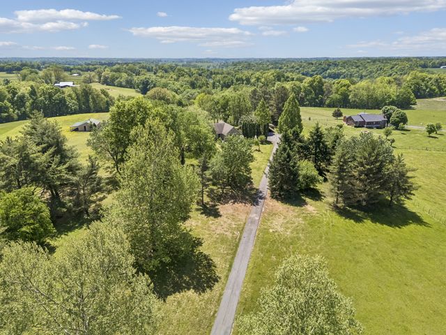 1690 Lawrence Ln, Springfield, TN 37172