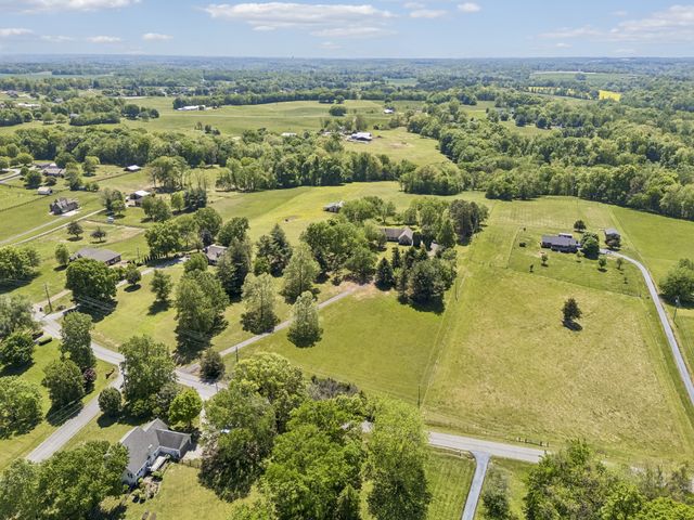 1690 Lawrence Ln, Springfield, TN 37172
