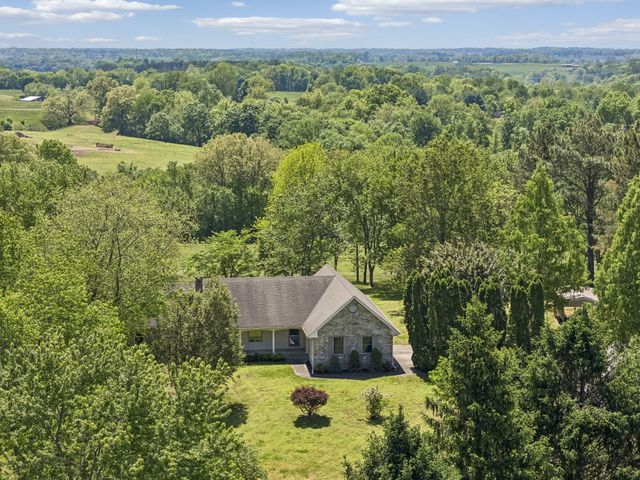 1690 Lawrence Ln, Springfield, TN 37172
