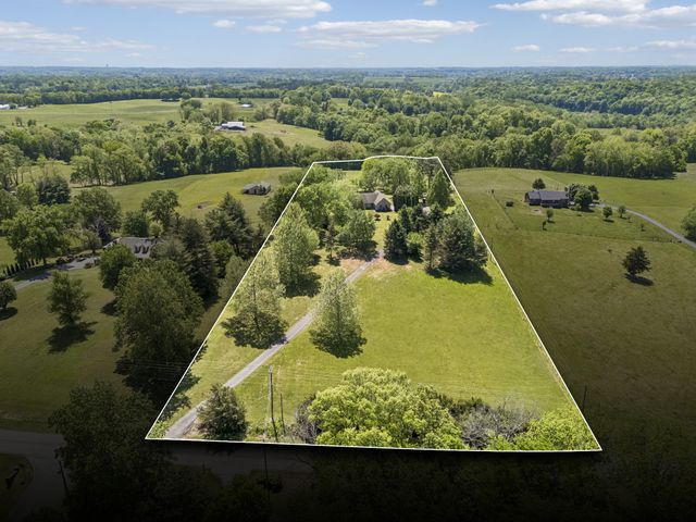 1690 Lawrence Ln, Springfield, TN 37172