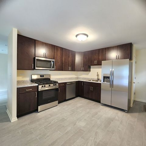 111 WOODLAND Drive, Round Lake Beach, IL 60073
