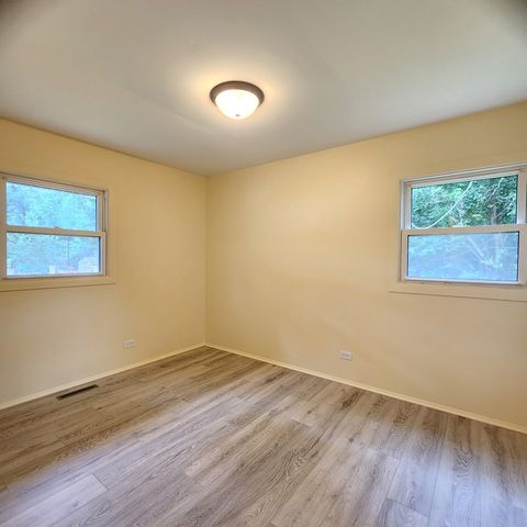 111 WOODLAND Drive, Round Lake Beach, IL 60073