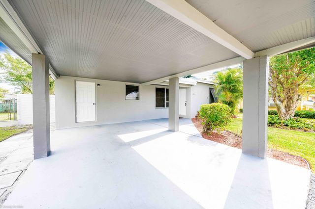 120 SW 29th Terrace, Fort Lauderdale, FL 33312