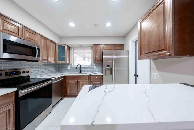 120 SW 29th Terrace, Fort Lauderdale, FL 33312