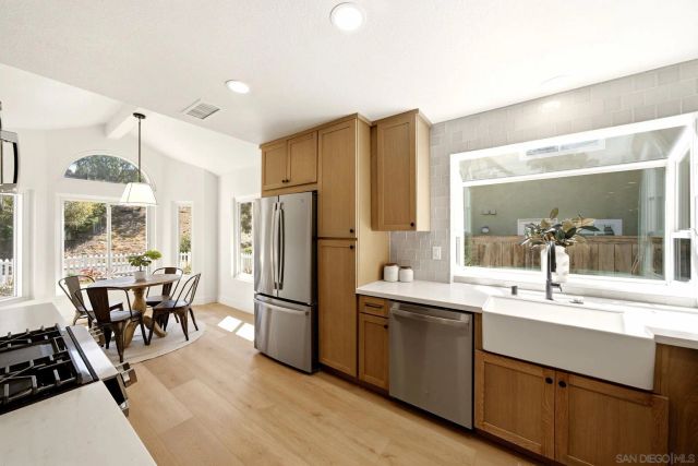 13942 Amber Sky Ln, San Diego, CA 92129