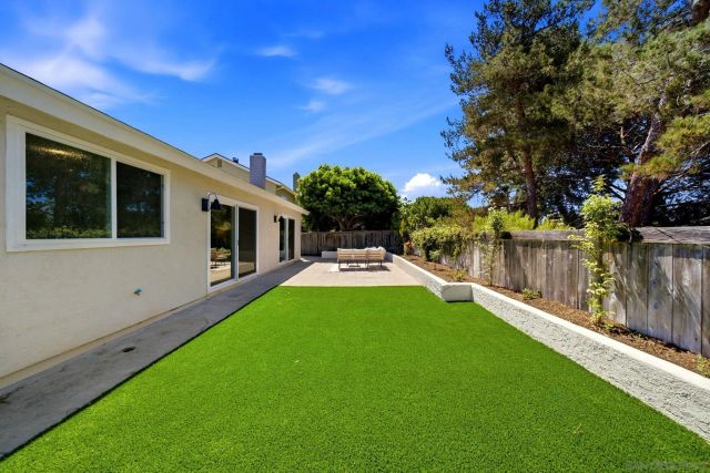 13942 Amber Sky Ln, San Diego, CA 92129