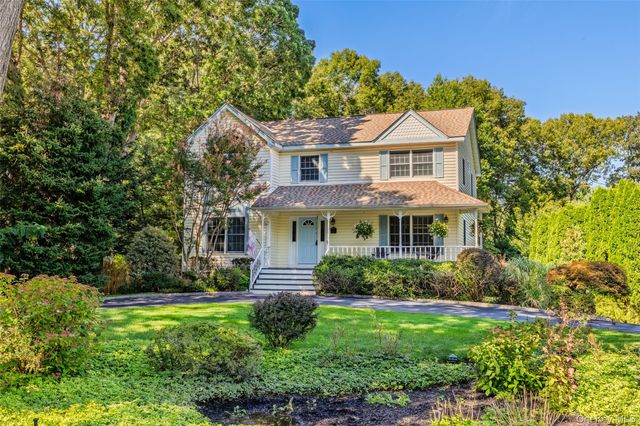 7 Holly Lane, Port Jefferson, NY 11777