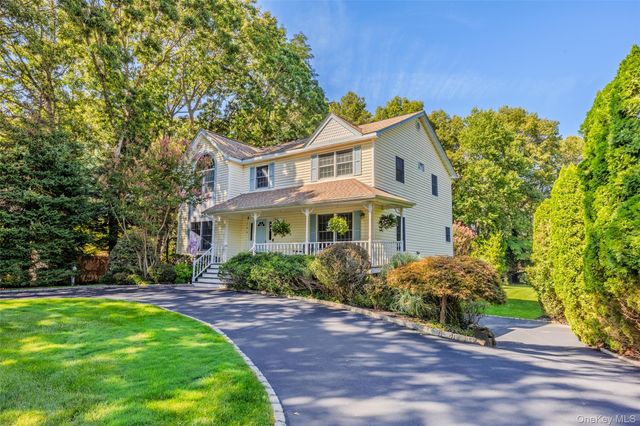 7 Holly Lane, Port Jefferson, NY 11777